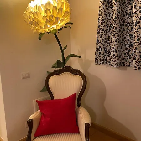 Il Nido Del Falco Nelle Antiche Mura Saturnia