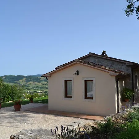Il Nido Del Falco Nelle Antiche Mura * Saturnia